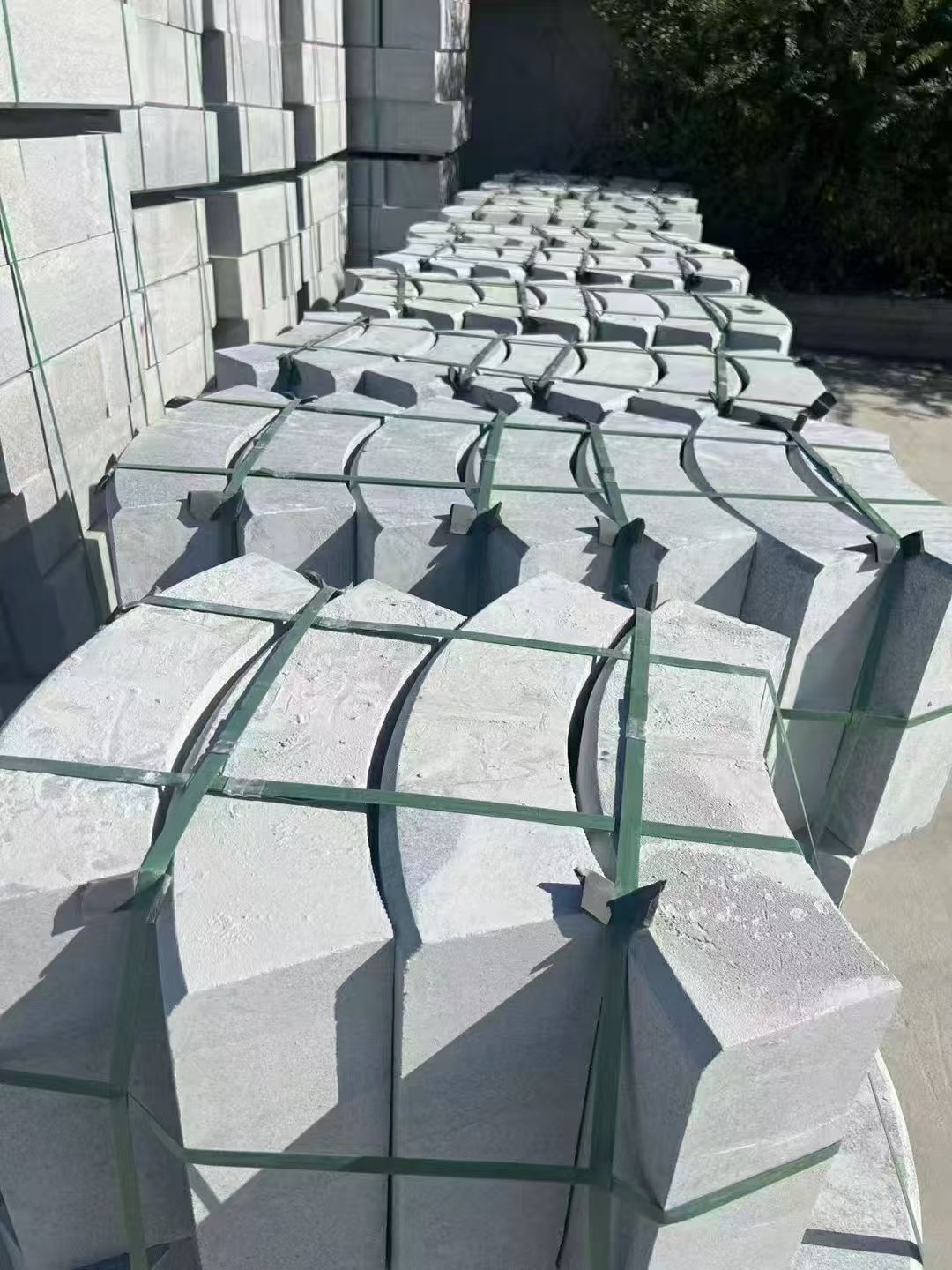 滨州 芝麻灰弧形路沿石