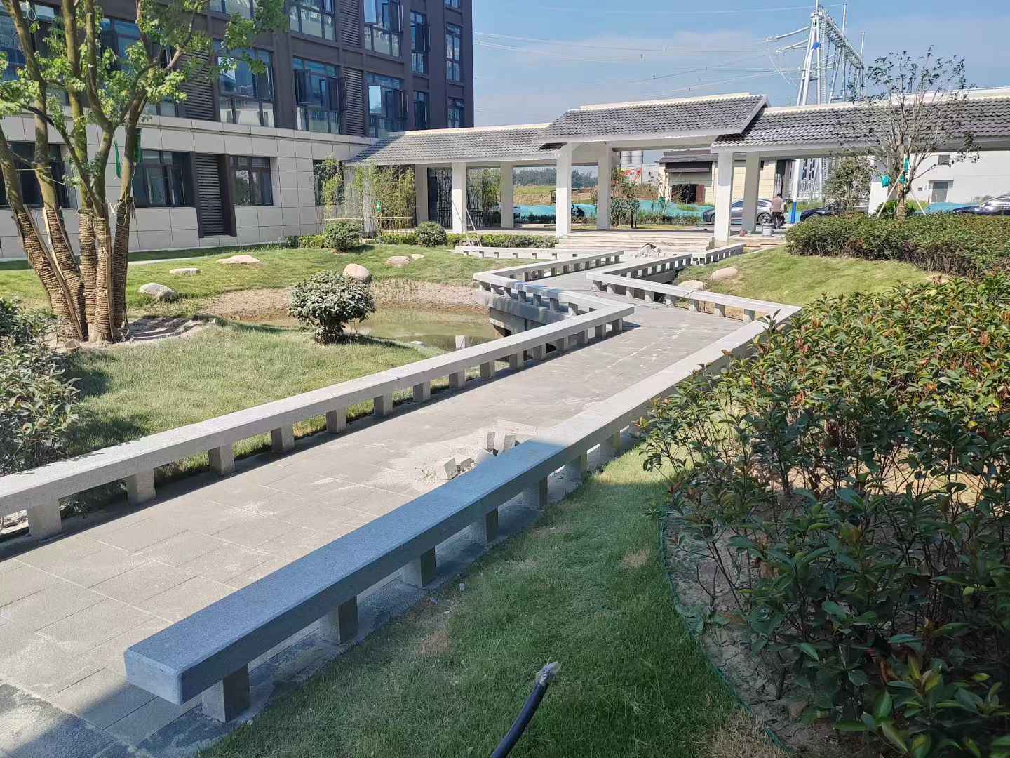 滨州 芝麻灰小区坐凳&栏杆安装效果